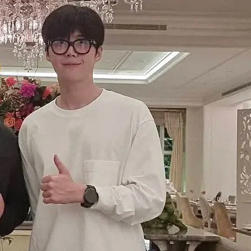 Behind-the-scenes cut of Kim Seonho