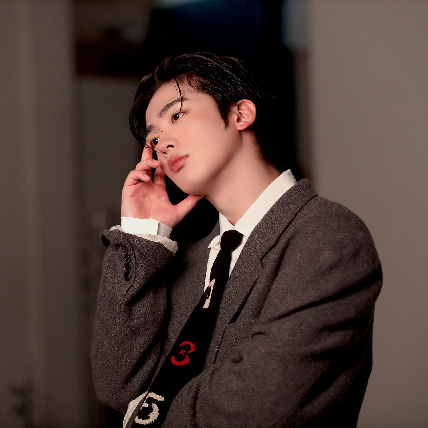 Behind-the-scenes cut of Kim Yohan