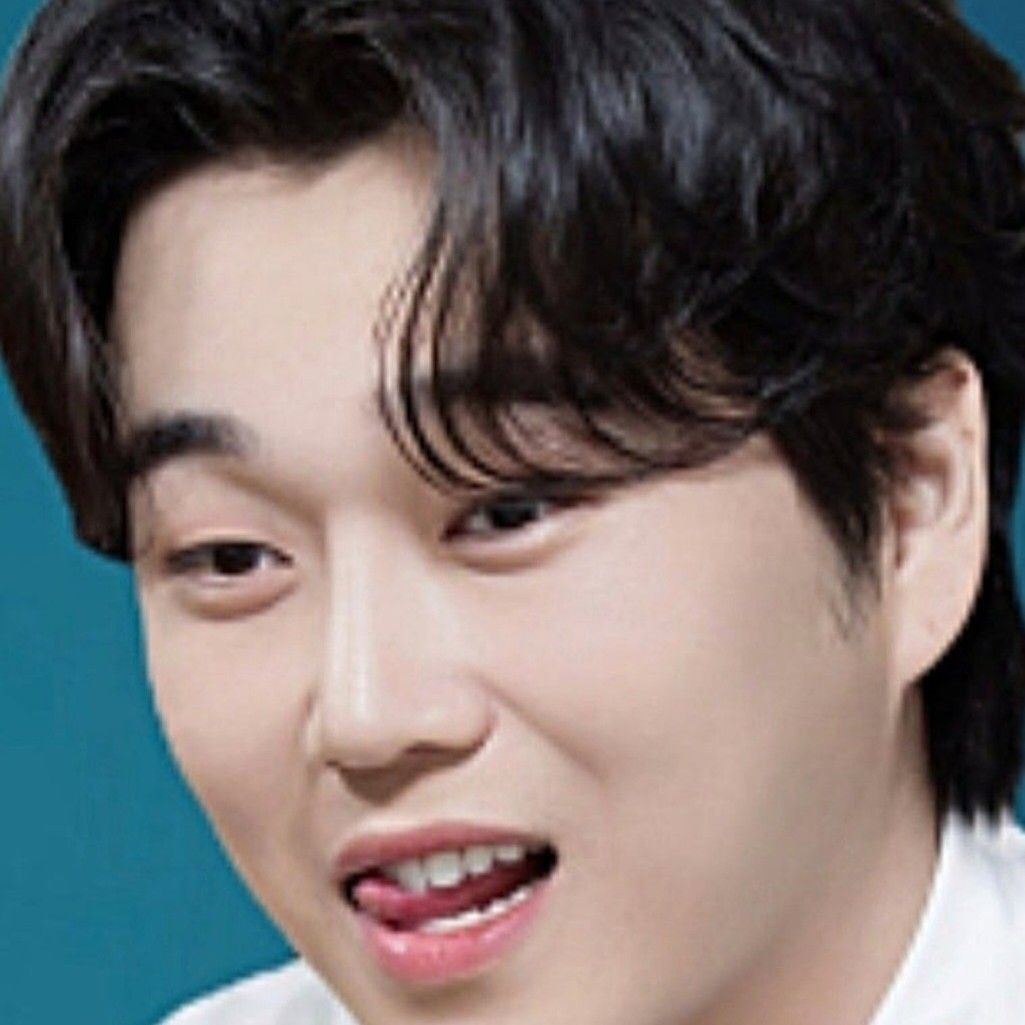 A moment captured by a fan of Hwang Youngwoong