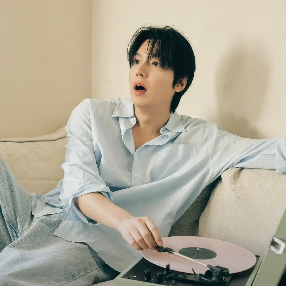 Recent activity shot of Lee Minho