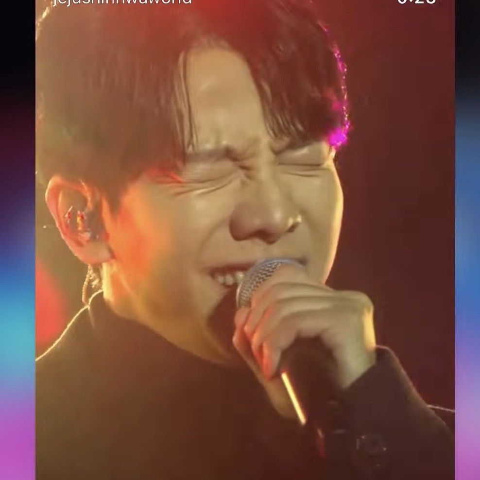 Behind-the-scenes cut of Lee Seunggi