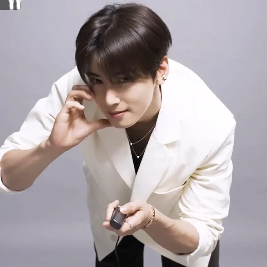 Latest photo of Cha Eunwoo