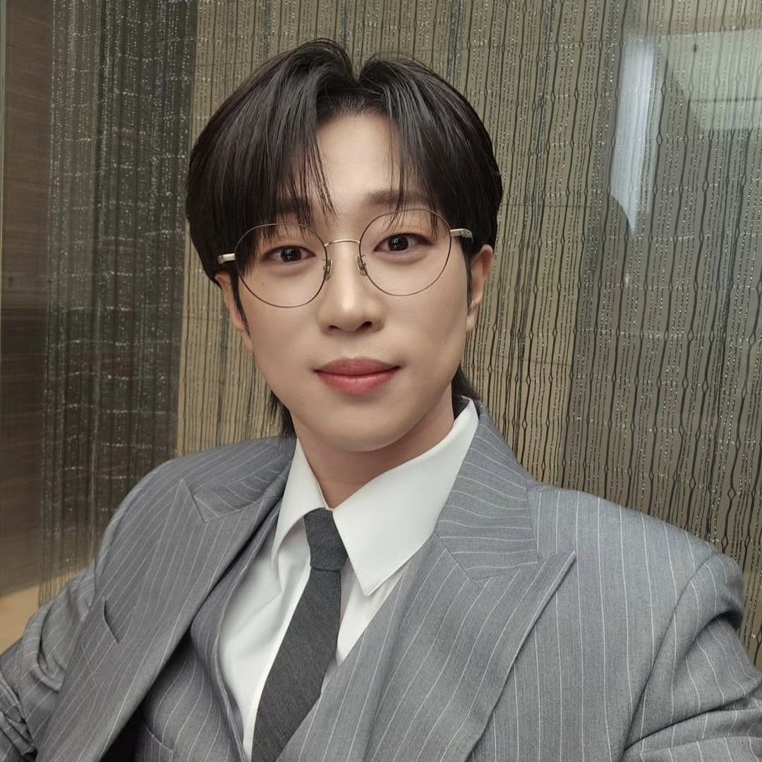 Behind-the-scenes cut of An Sunghoon