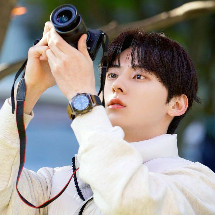 Recent activity shot of Hwang Minhyun