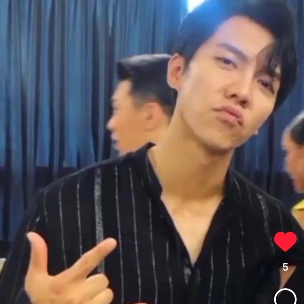 Cuplikan di balik layar dari Lee Seunggi