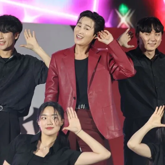 金熙栽的最新照片