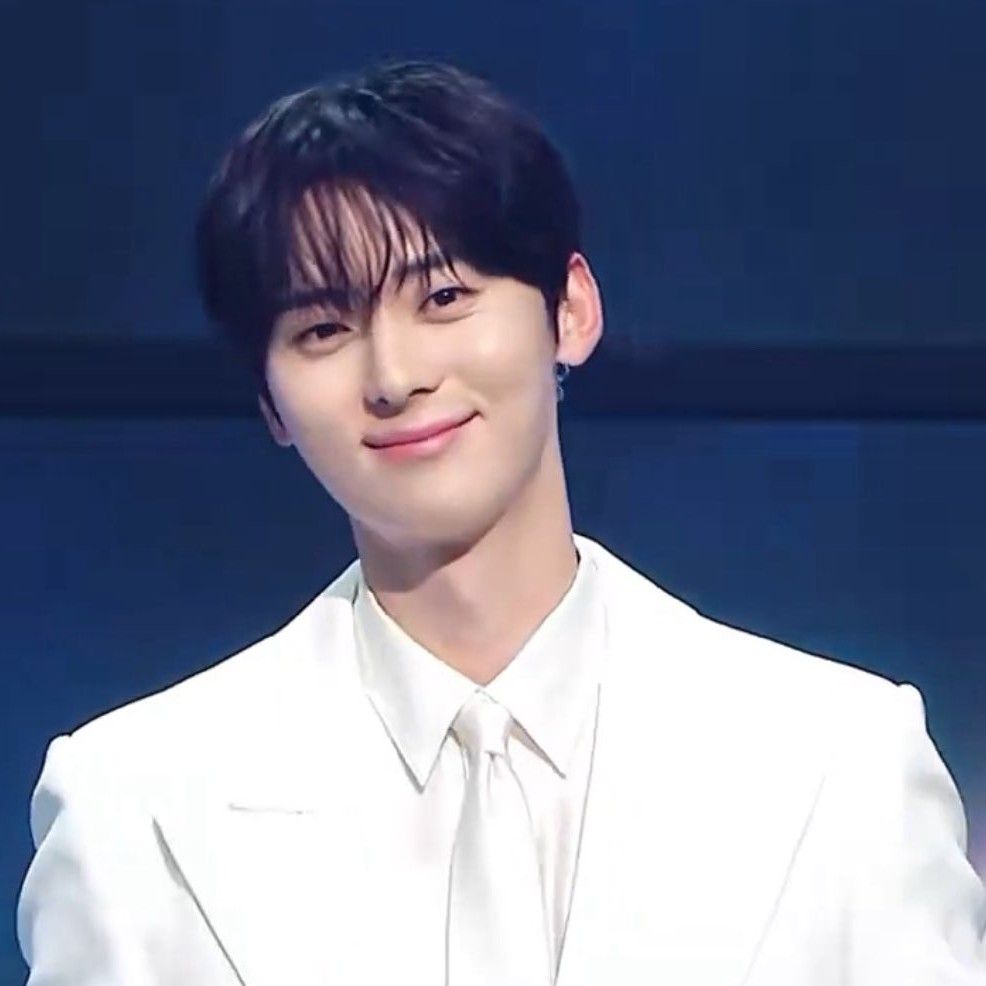 Behind-the-scenes cut of Hwang Minhyun