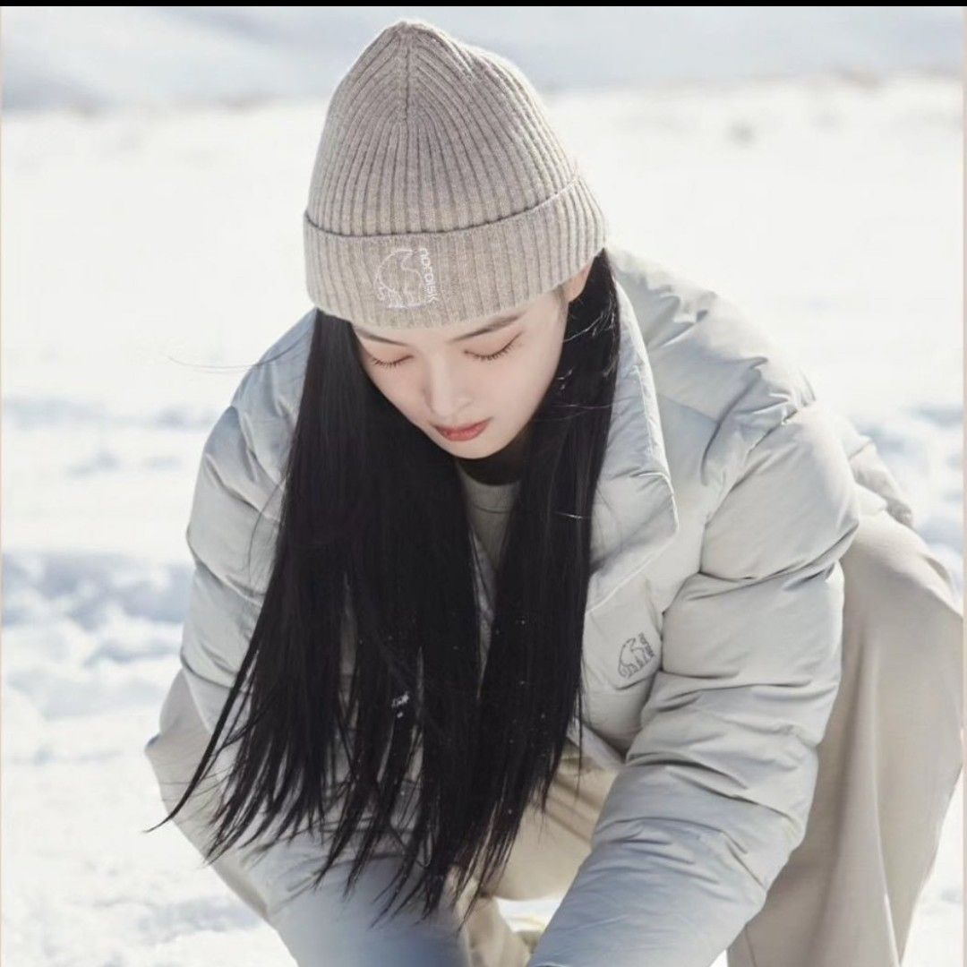 Behind-the-scenes cut of Kim Youjung