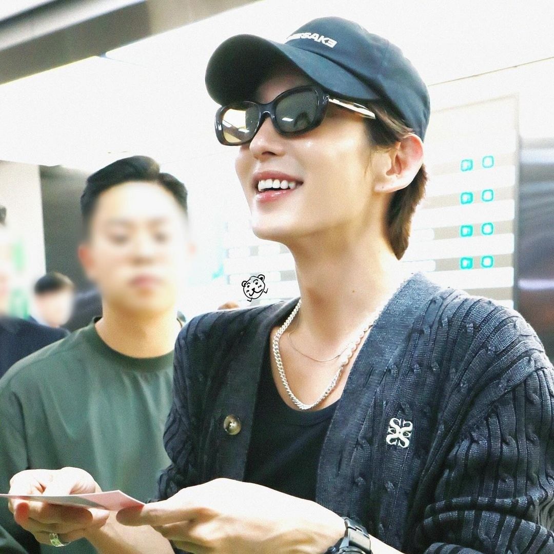 Behind-the-scenes cut of Lee Joongi