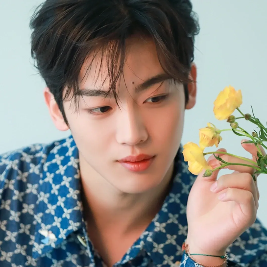 Recent activity shot of Kim Yohan