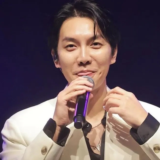 Latest photo of Lee Seunggi