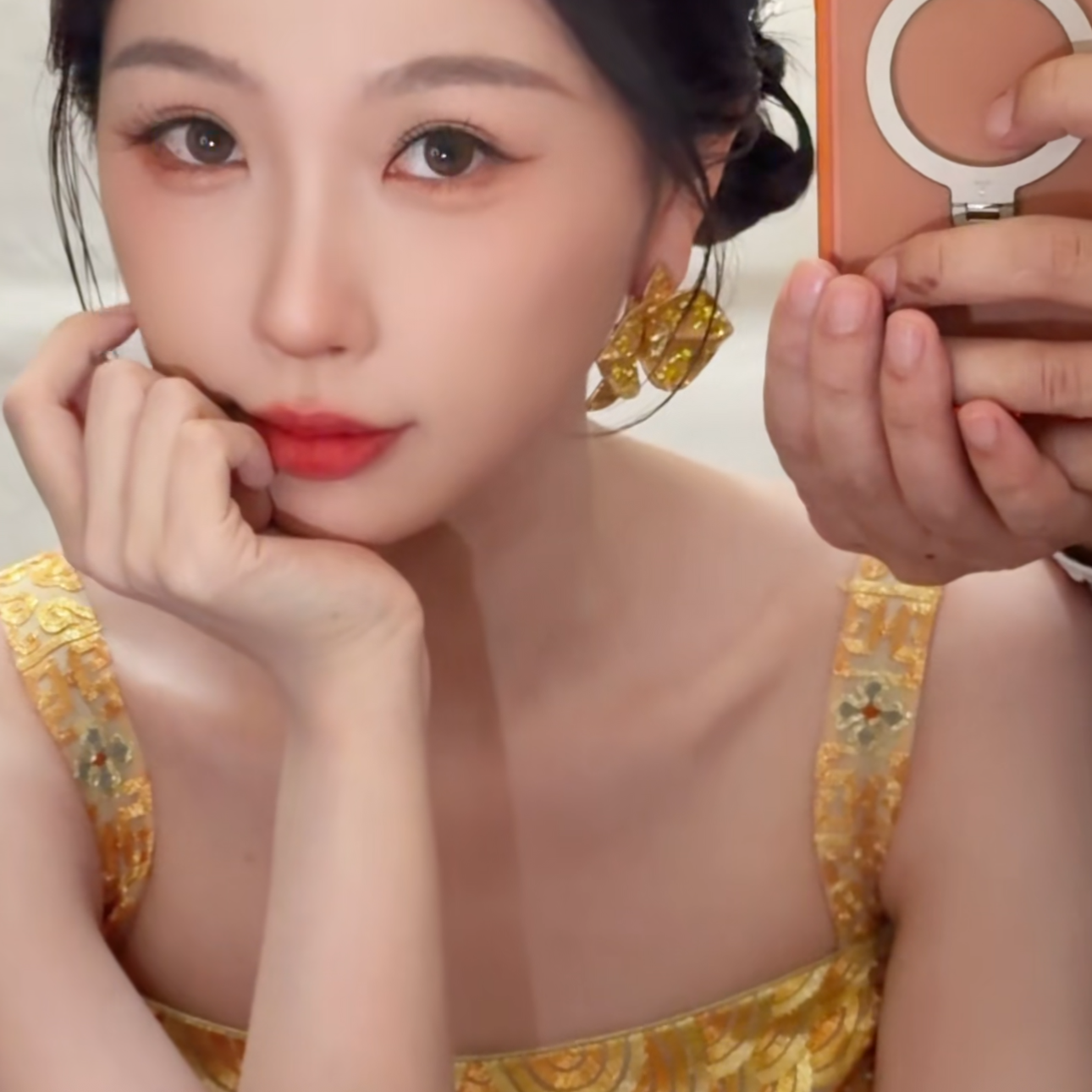 Behind-the-scenes cut of Esther Yu