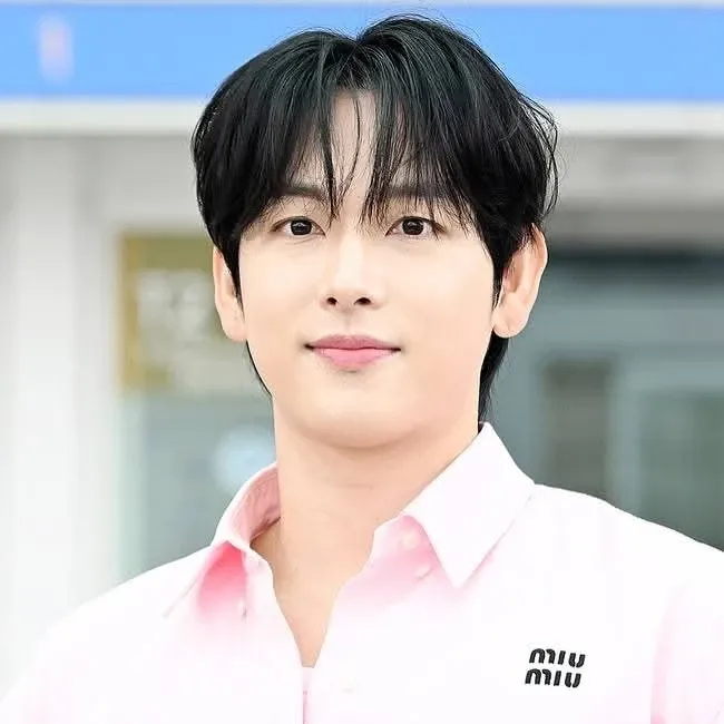 Latest photo of Yim Siwan