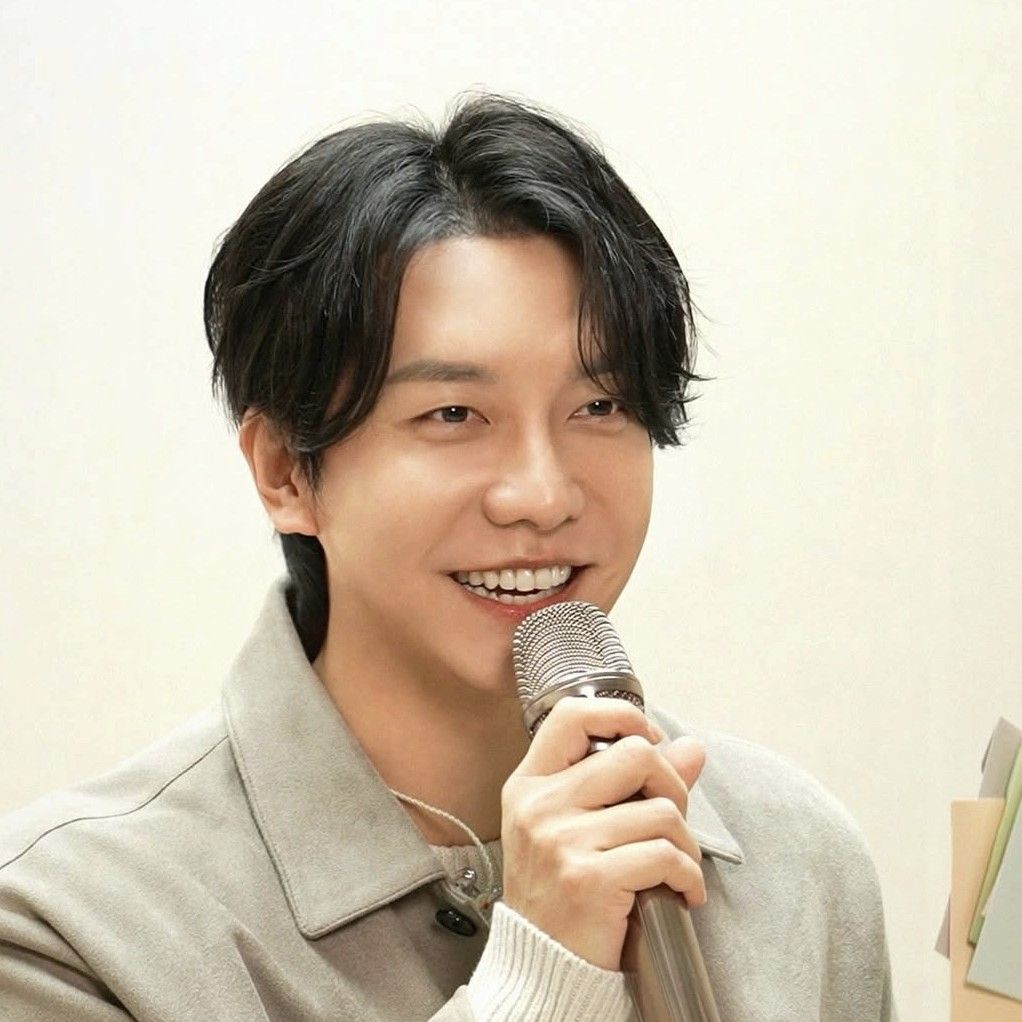 Foto kegiatan terbaru dari Lee Seunggi