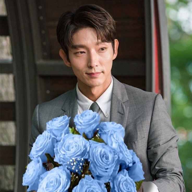 A moment captured by a fan of Lee Joongi