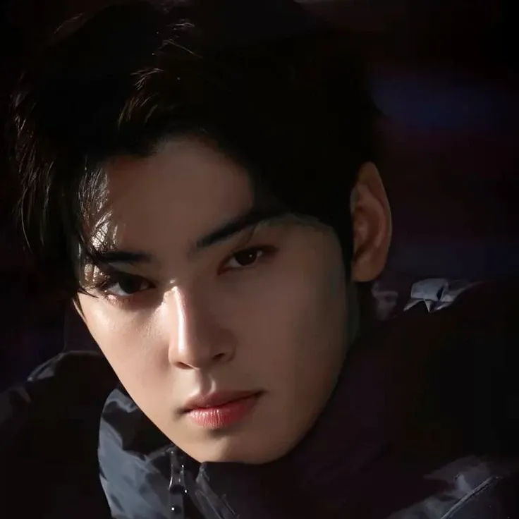 A moment captured by a fan of Cha Eunwoo