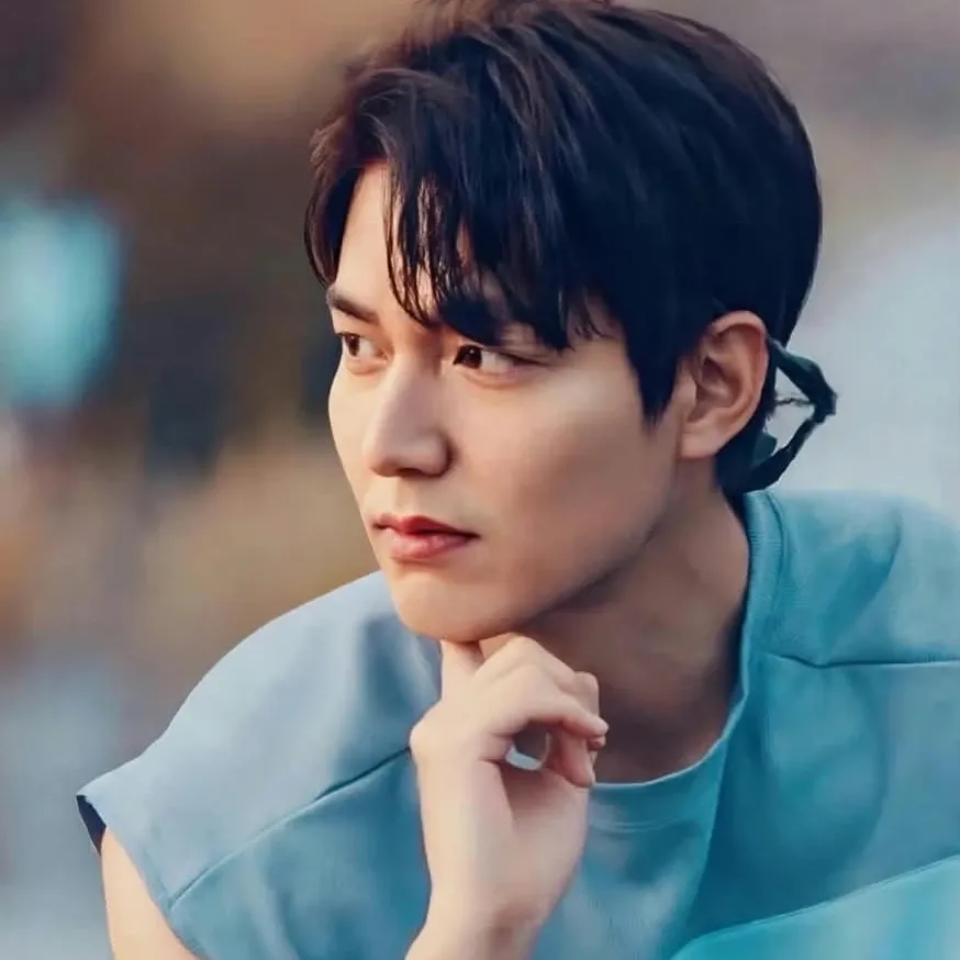 Recent activity shot of Lee Minho