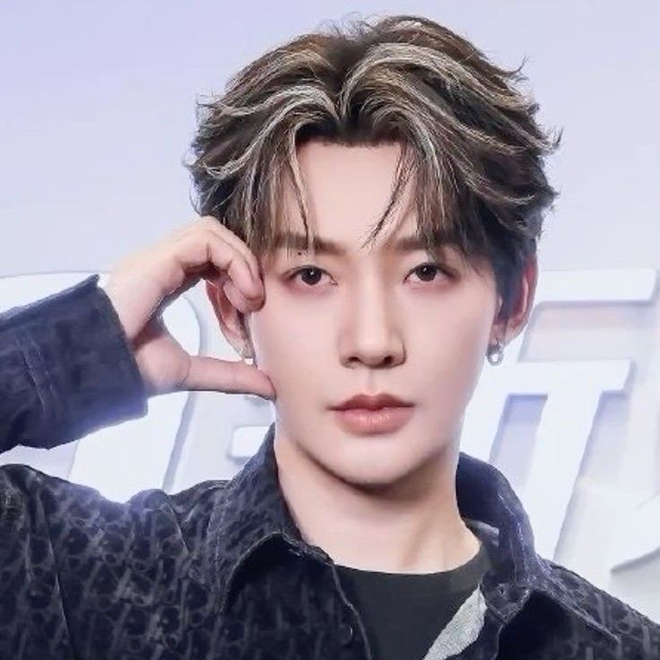 Recent activity shot of Deng Wei