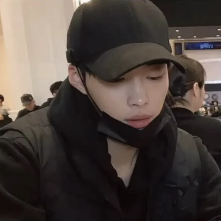 A moment captured by a fan of Woo Dohwan