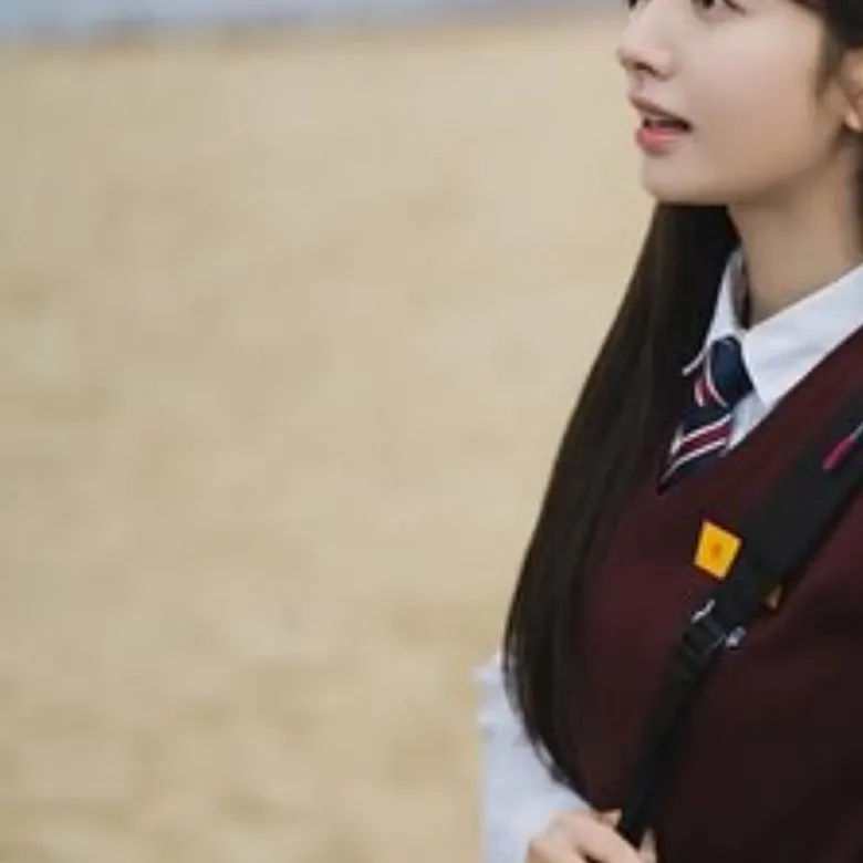 Behind-the-scenes cut of Bona