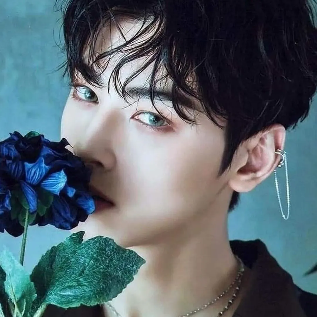 Latest photo of Cha Eunwoo
