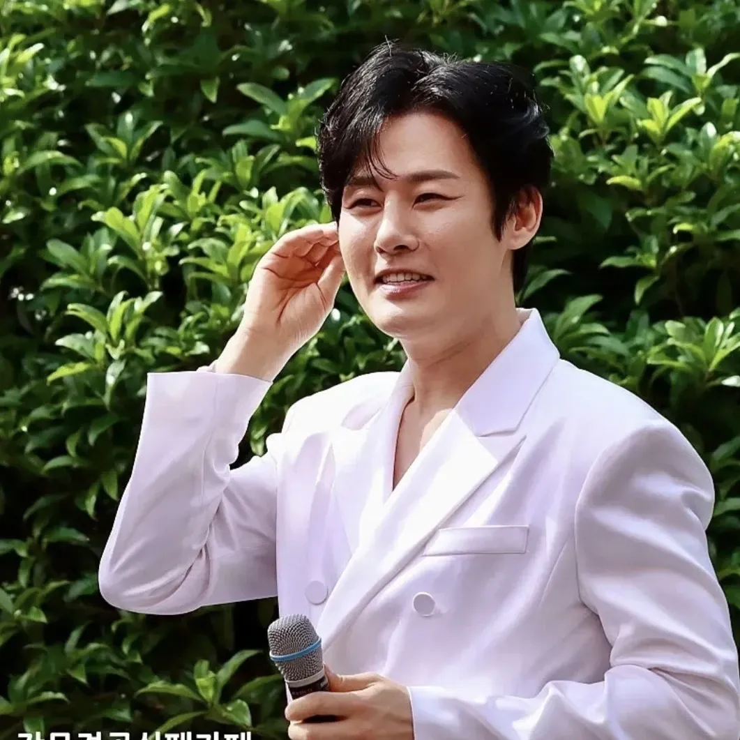 Cuplikan di balik layar dari Kang Moonkyung