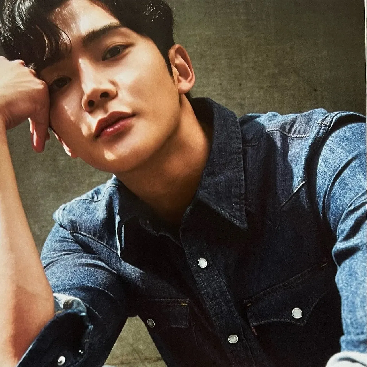 Foto kegiatan terbaru dari Rowoon