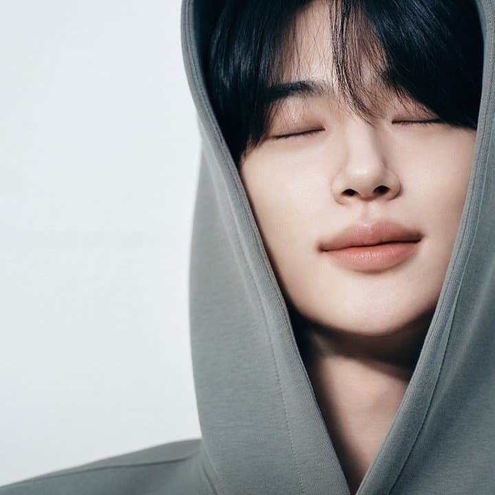 Recent activity shot of Byeon Wooseok