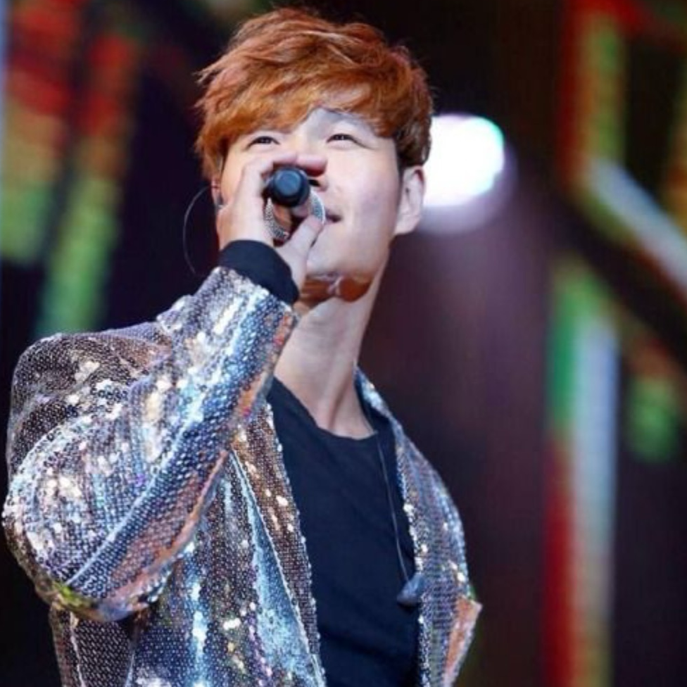 粉丝拍下的金钟国瞬间