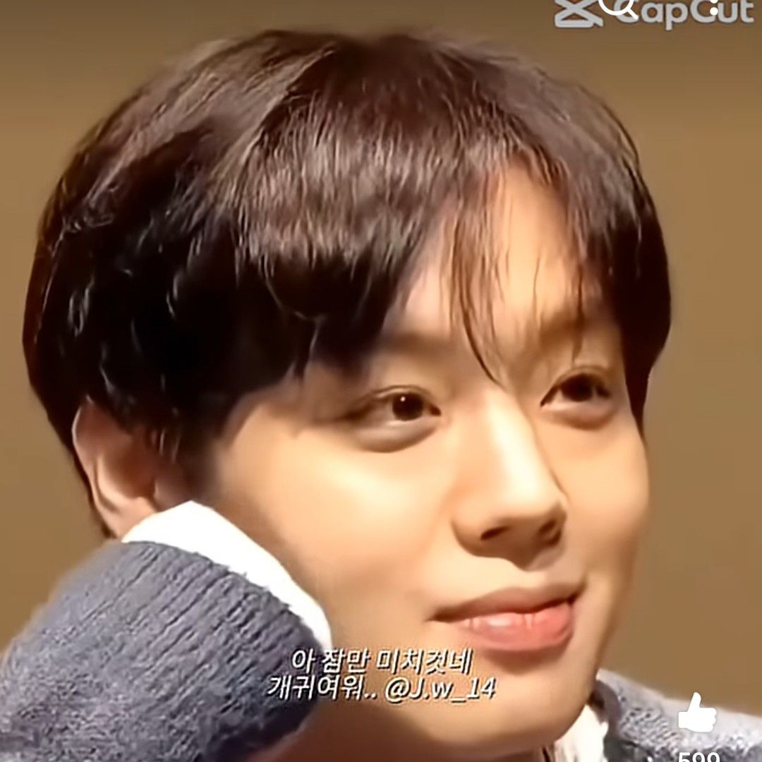 Momen yang diabadikan oleh penggemar Kim Hojoong