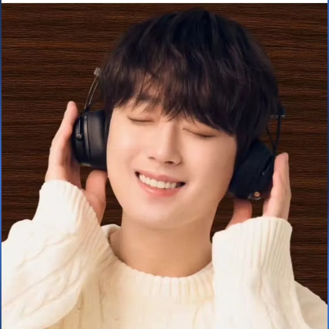 A moment captured by a fan of Lee Chanwon