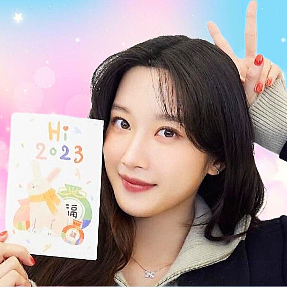 ムン・ガヨンの最近の活動ショット