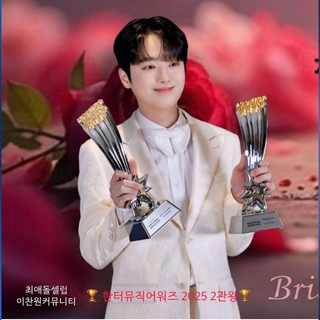 粉丝拍下的李灿元瞬间