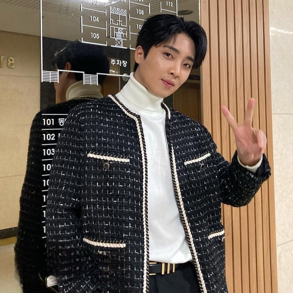 Behind-the-scenes cut of Hwang Yunsung