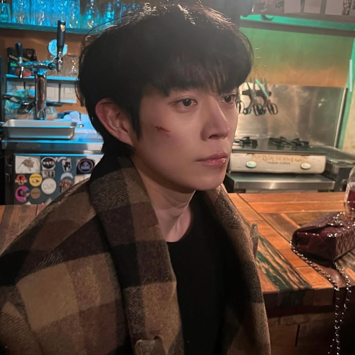 Behind-the-scenes cut of Kim Youngdae