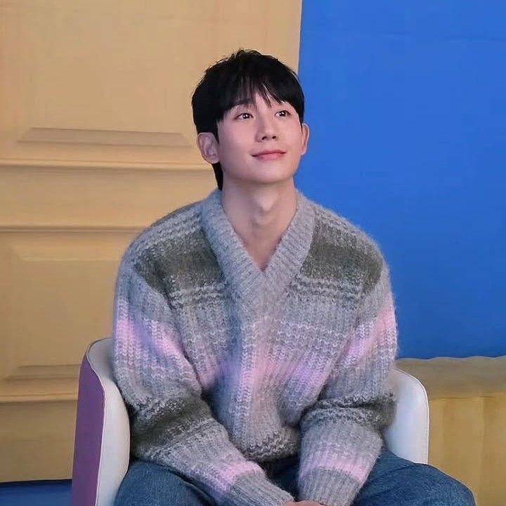 Latest photo of Jung Haein