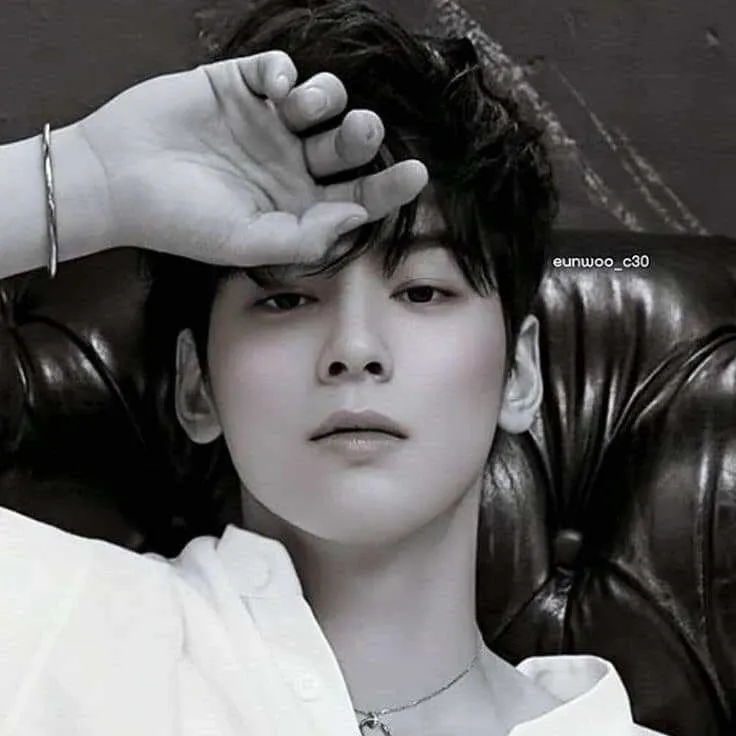 Latest photo of Cha Eunwoo