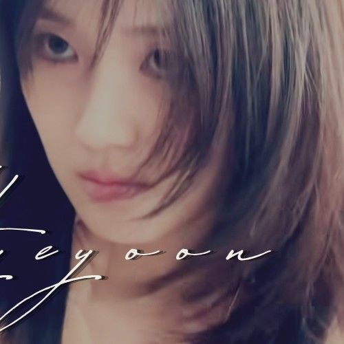 Behind-the-scenes cut of Kim Hyeyoon