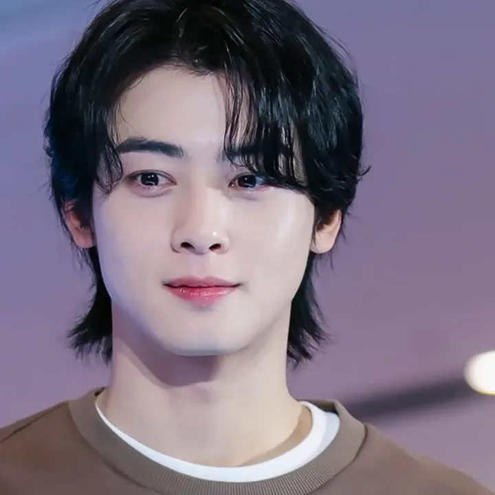 Behind-the-scenes cut of Cha Eunwoo