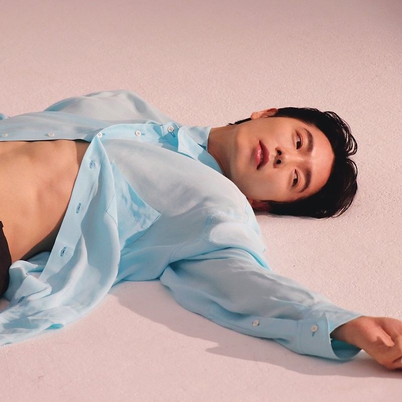 Behind-the-scenes cut of Kim Jaewook