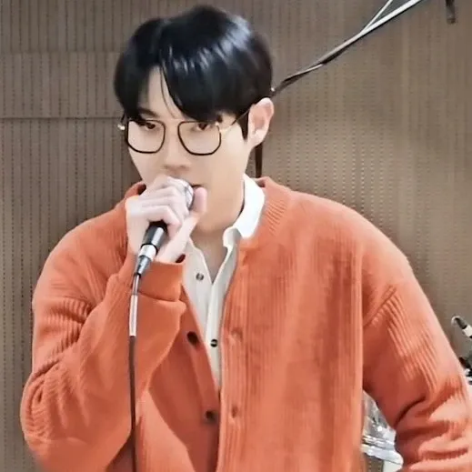 Recent activity shot of Son Taejin