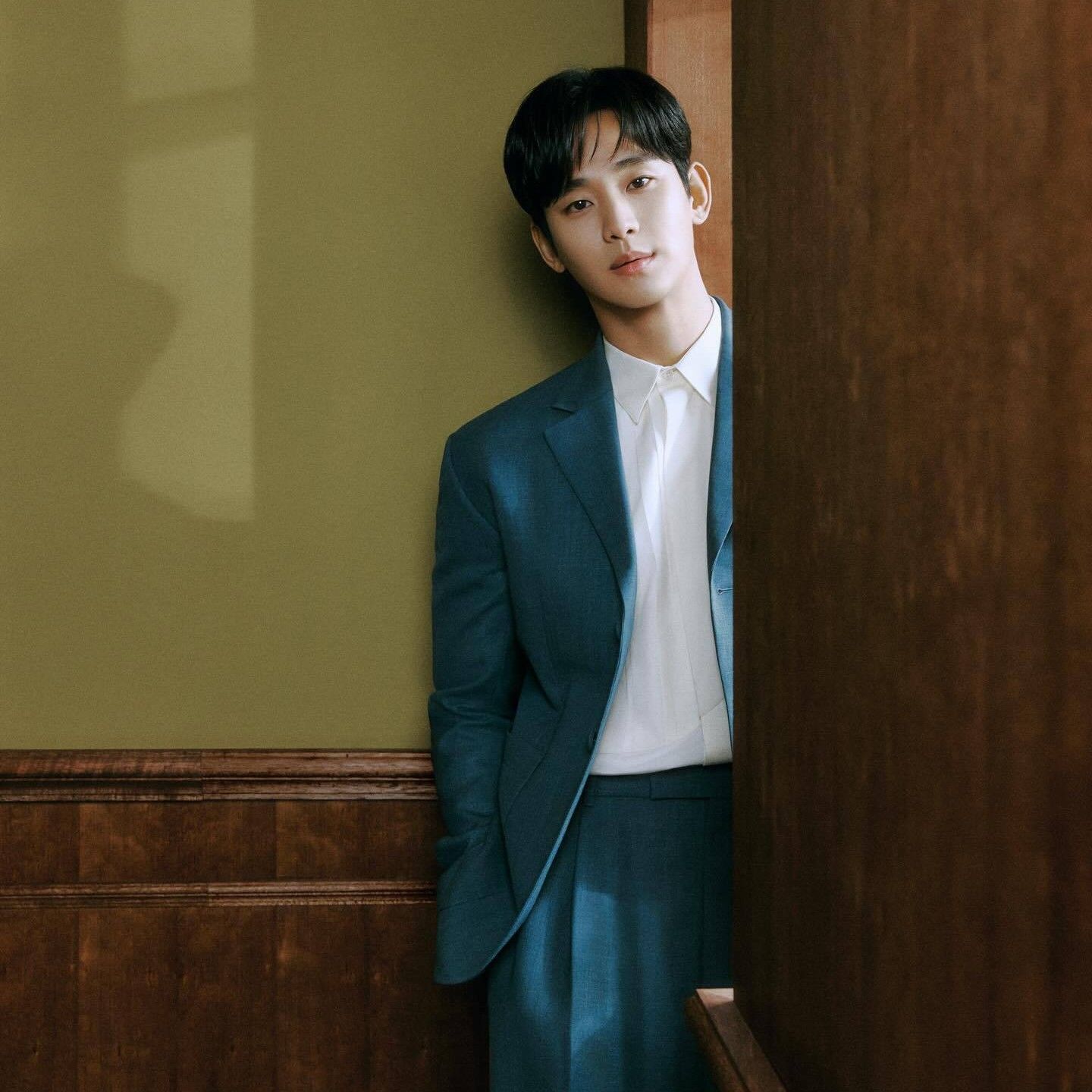 金秀贤的最新照片