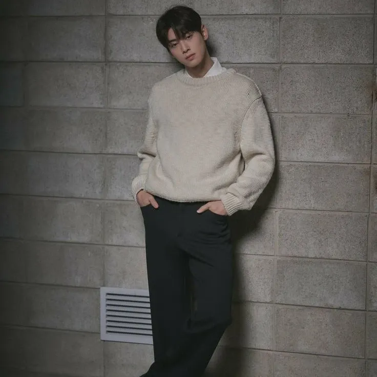 Latest photo of Cha Eunwoo