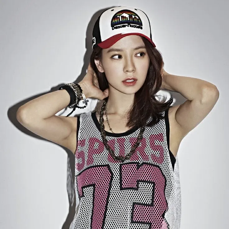 Momen yang diabadikan oleh penggemar Song Jihyo