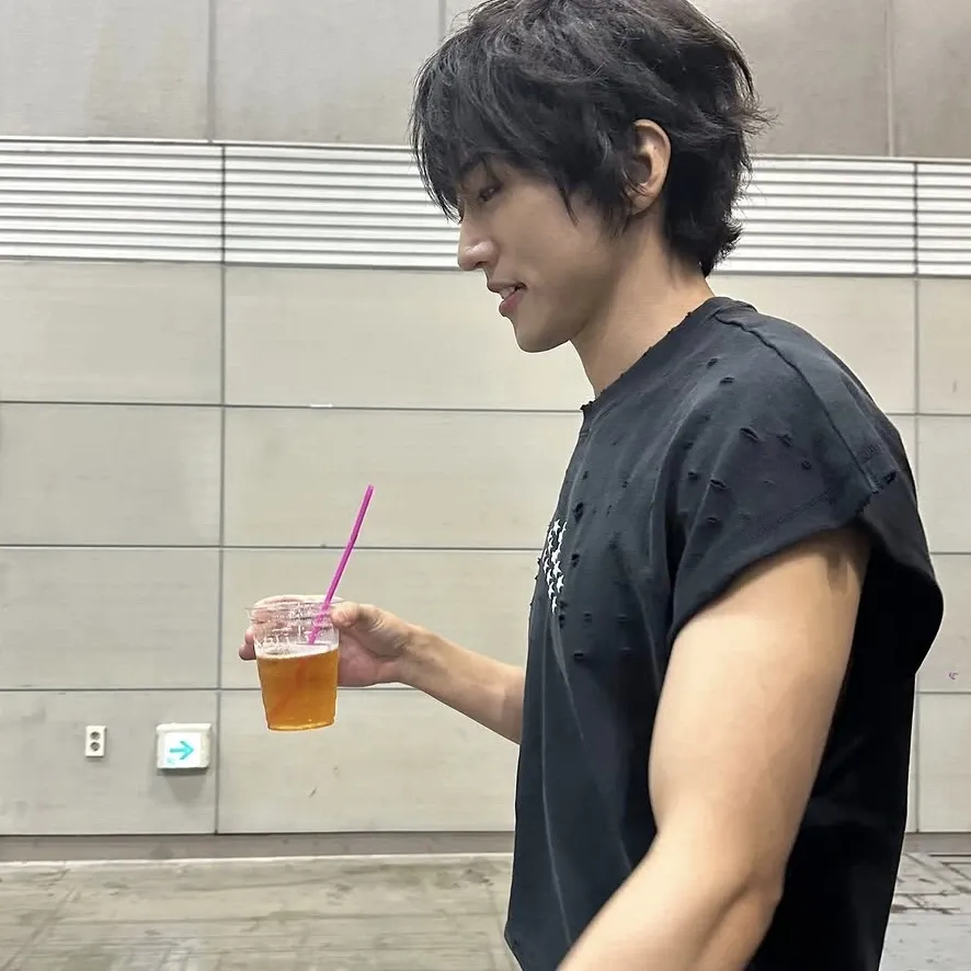 粉絲拍下的李承允瞬間