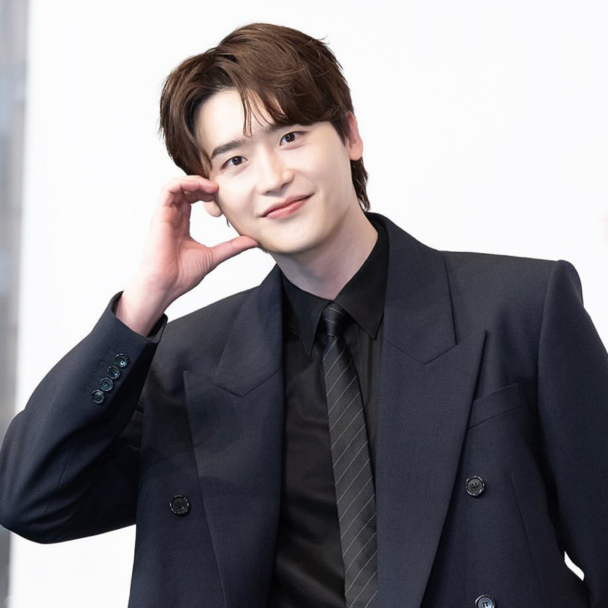 Cuplikan di balik layar dari Lee Jongsuk