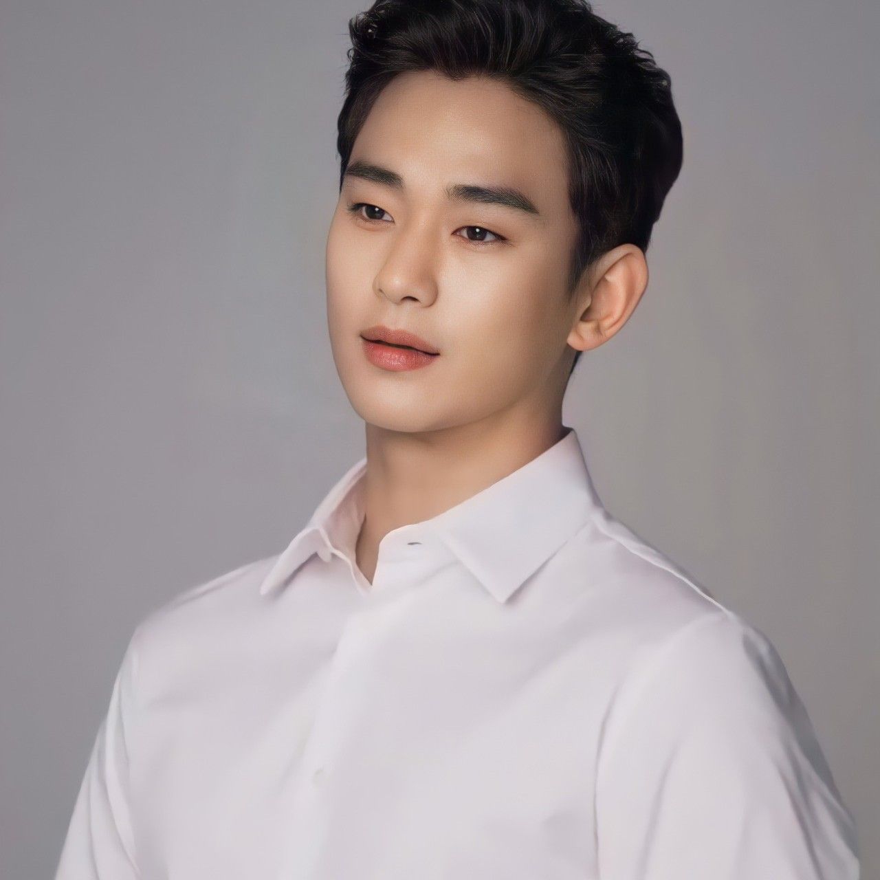 金秀贤的最新照片