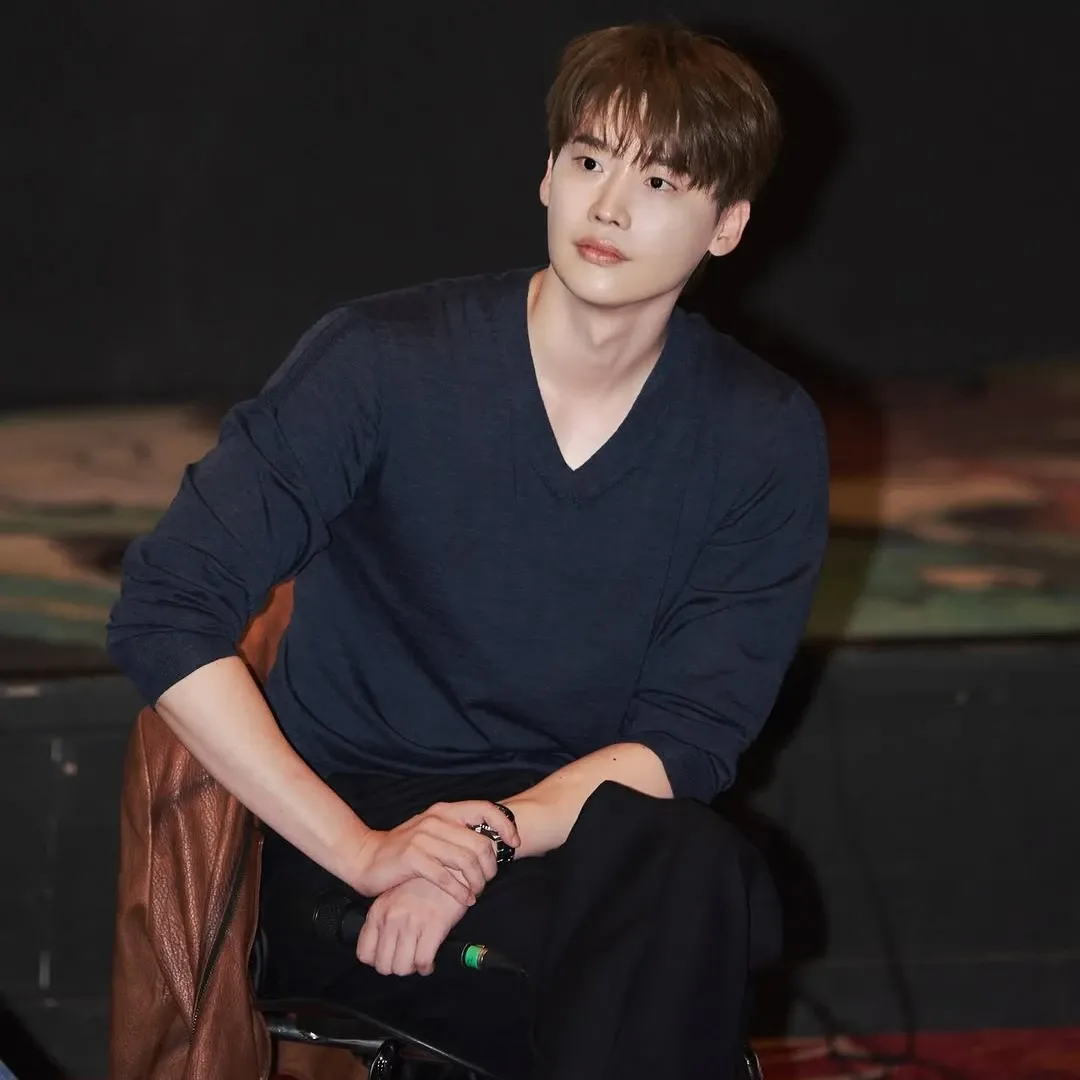 Latest photo of Lee Jongsuk