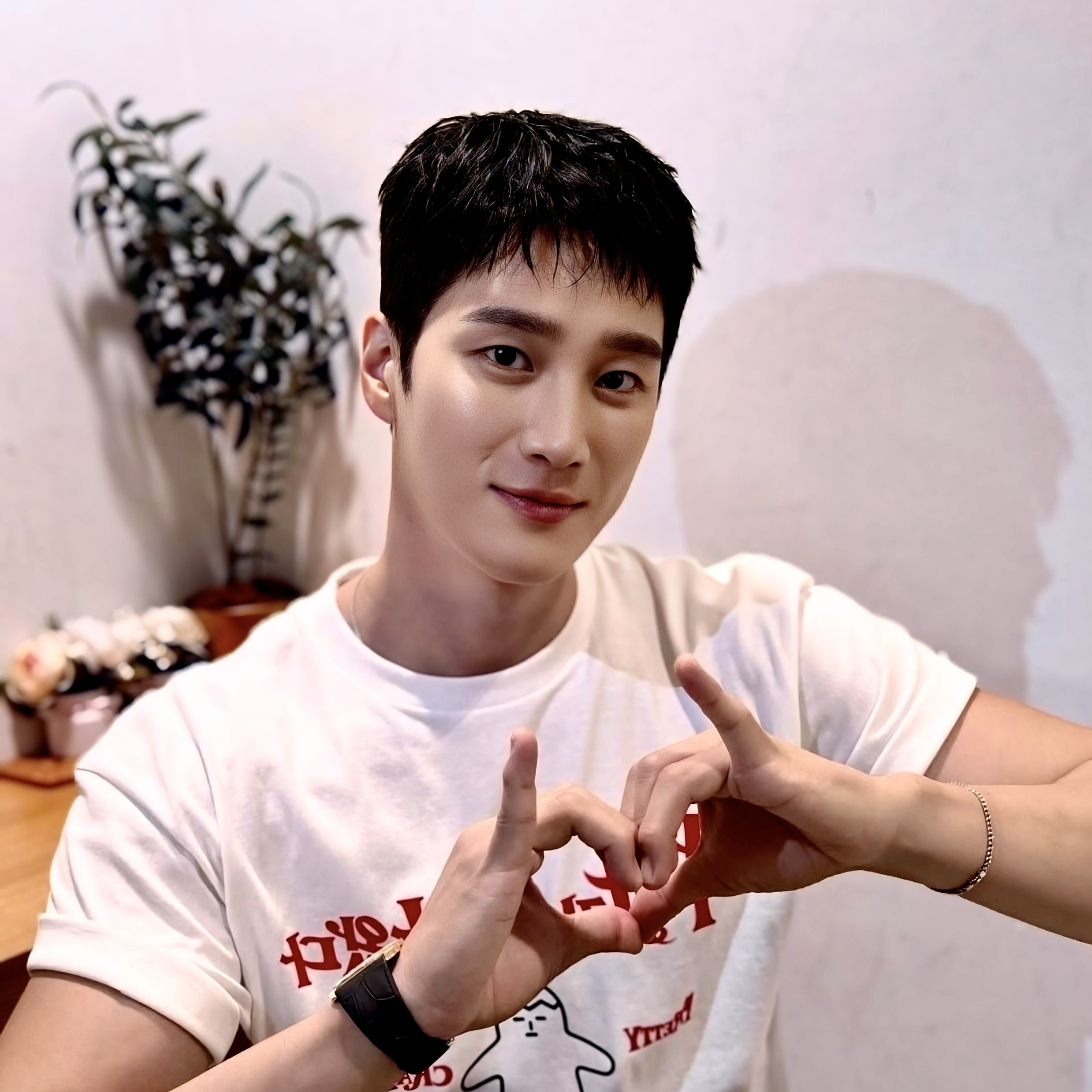 Behind-the-scenes cut of Ahn Bohyun