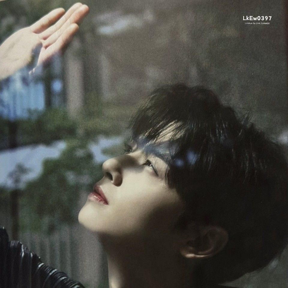 Recent activity shot of Cha Eunwoo